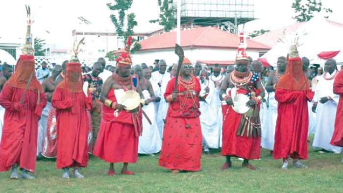 Ugie-Emoro, Oba of Benini, Oba Ewuare II, Dance