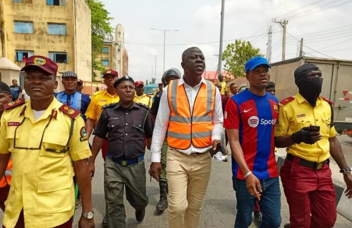 Illegal parking, lastma, impounds 123 vehicles, arrests 19