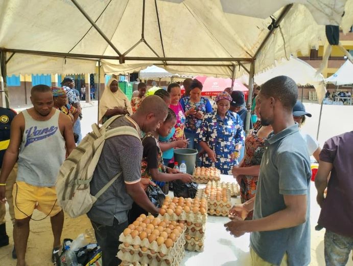 Lagos residents, laud,Sanwo-Olu, over price reduction, food items, “Ounje Eko”