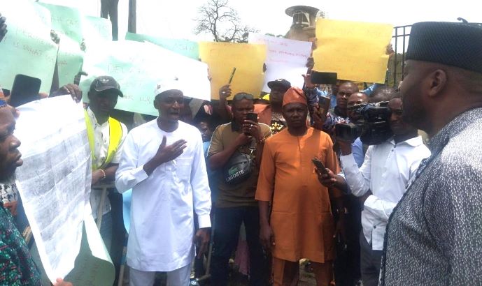 Lagos-Calabar Coastal road project: Lagos residents protest planned demolition of properties
