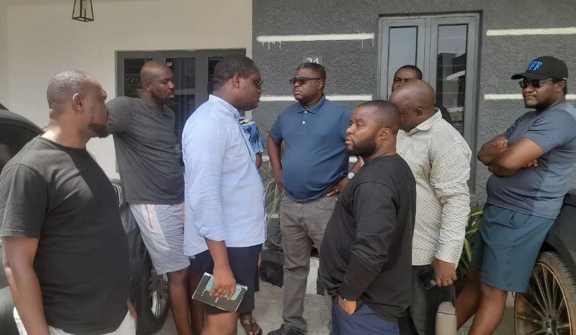 Protest erupts as estate developer cuts off water supply to home owners in Lagos