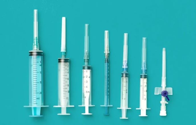 FG bans imports, use of foreign syringes, needles in govt. hospitals 