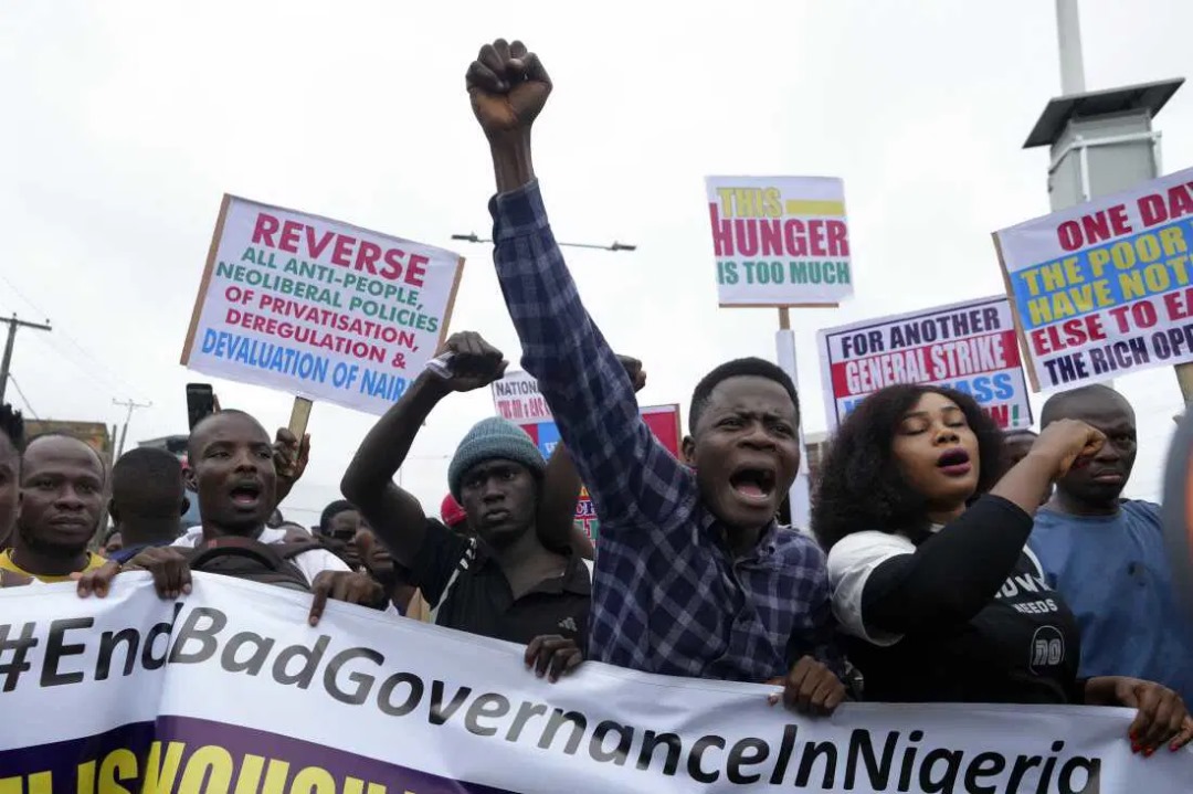 Fg re-arraigns 10 #endbadgovernance protesters  on amended charge 