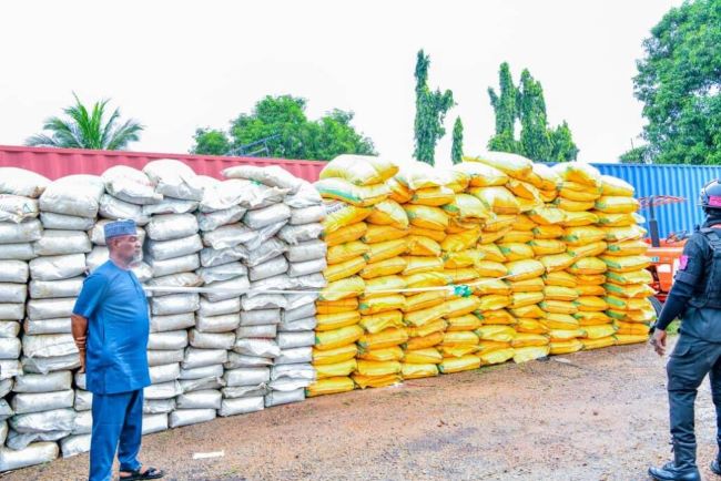 Ododo distributes fertiliser to boost food security